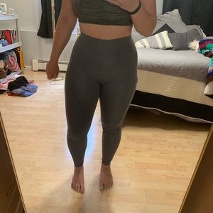 S Bombshell Gray Leggings with 2 pockets